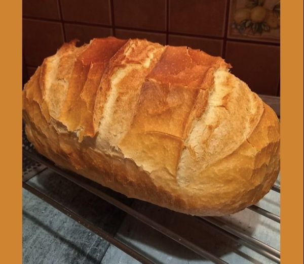Közel 2 kilós kenyérke, aminek az összköltsége 350 forint sincs